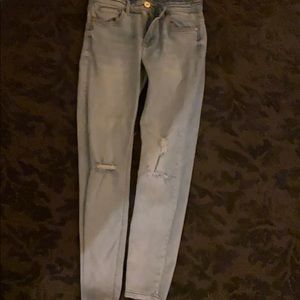 Light wash ripped skinny jeans!